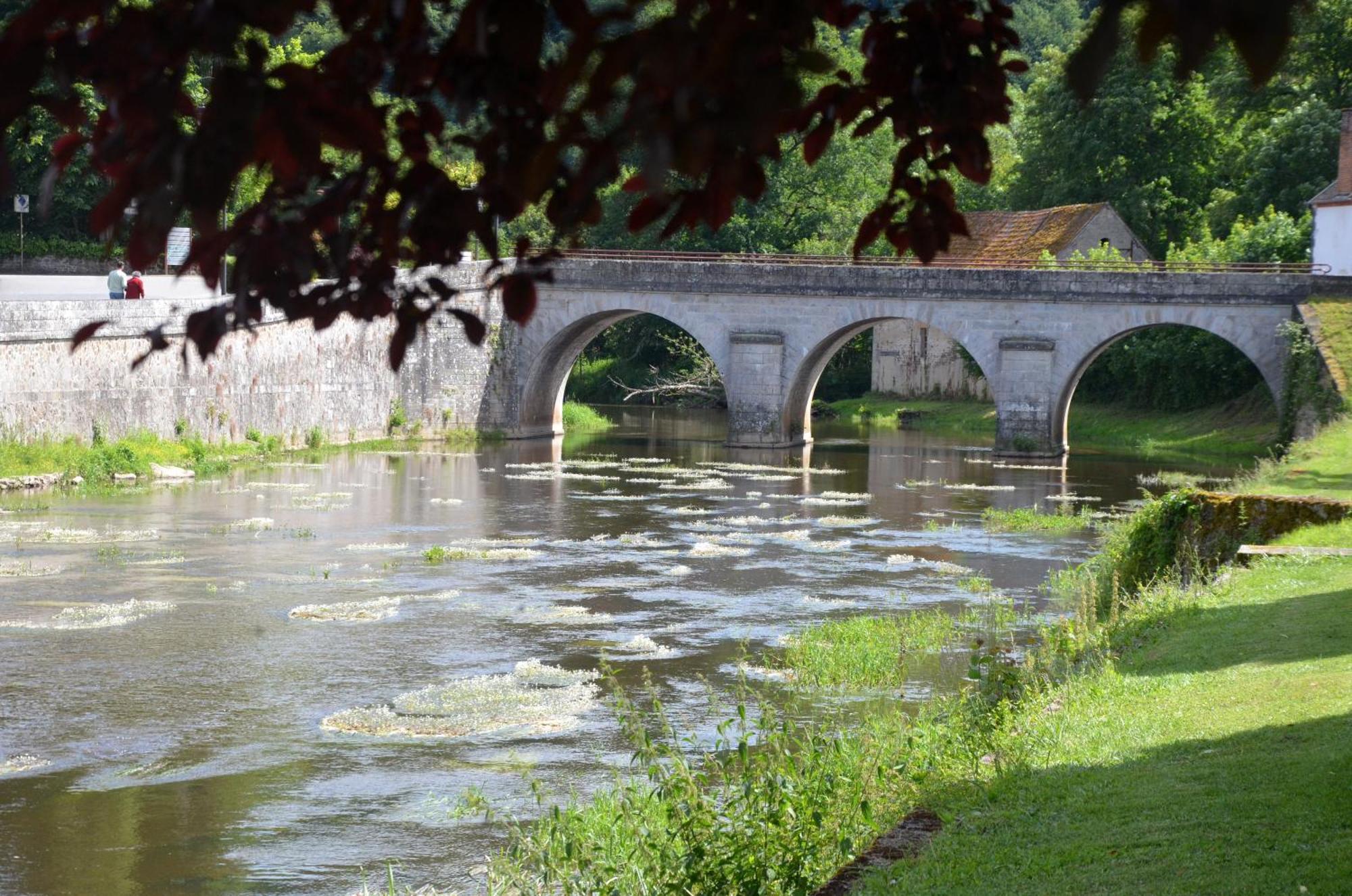 Studio "Au Bord De L'Eau" 2 Chambon-sur-Voueize Exteriér fotografie